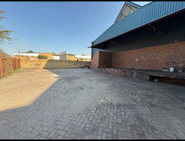 703M² WAREHOUSE TO LET IN CHLOORKOP